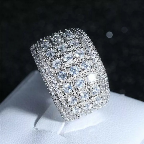 Gorgeous Rings for Women Luxury Jewelry Stimulated diamond ring - Picture 2 of 4